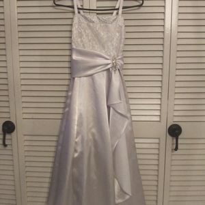 Child's Dress, My Daughter Only Had the Chance to Wear it Once! Size 6-7